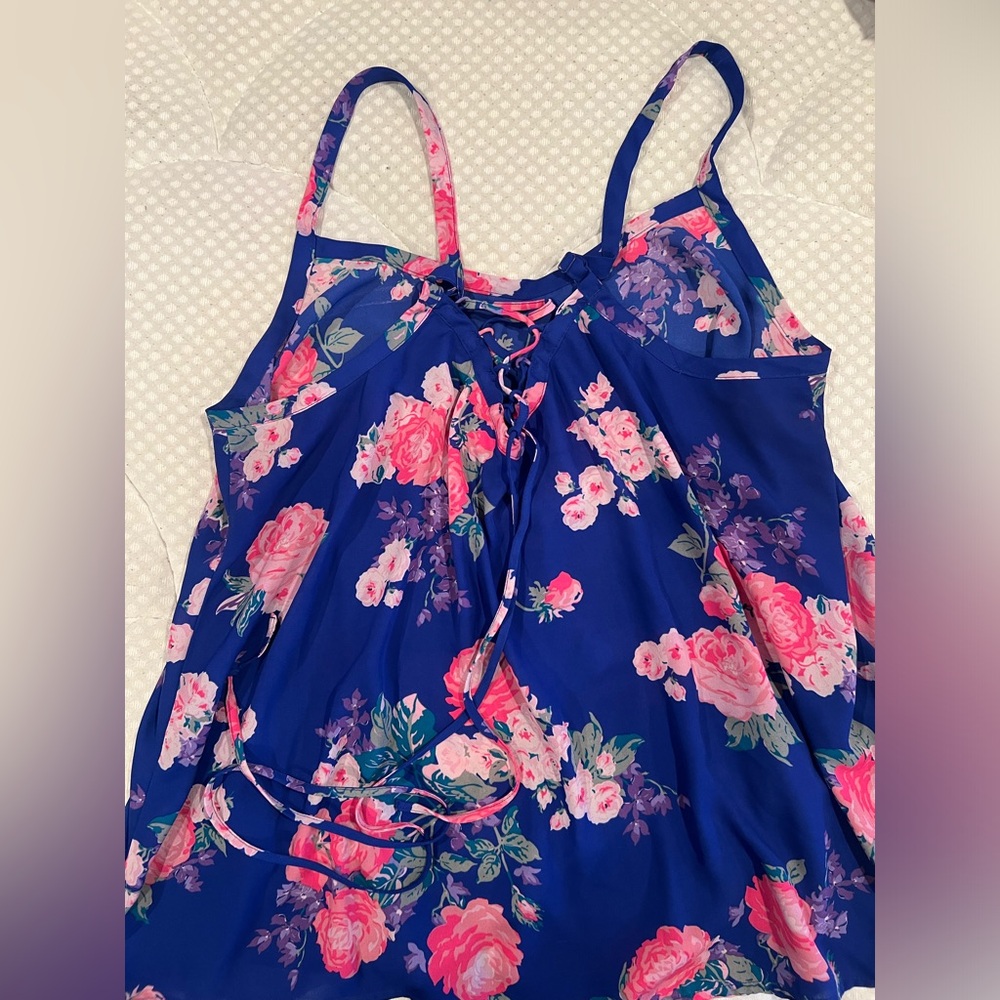 Blue floral top from torrid. Size 2